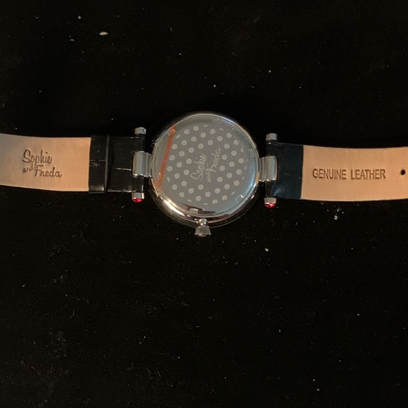 Watch - Picture 4 of 5